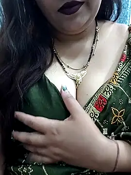 Snapshot of Mayuri77 chatting on 03/18/25, 06:57 Mayuri77 online show from 03/18/25, 06:57