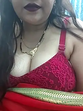 Snapshot of Mayuri77 chatting on 03/21/25, 07:24 Mayuri77 online show from 03/21/25, 07:24