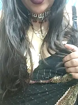 Snapshot of Mayuri77 chatting on 03/22/25, 07:42 Mayuri77 online show from 03/22/25, 07:42