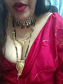 Snapshot of Mayuri77 chatting on 03/23/25, 07:42 Mayuri77 online show from 03/23/25, 07:42