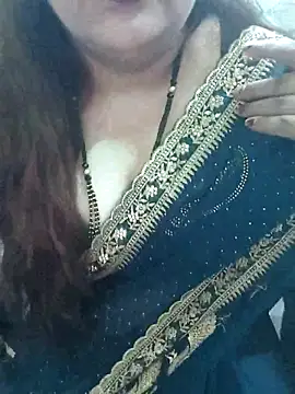 Snapshot of Mayuri77 chatting on 09/15/25, 01:49 Mayuri77 online show from 09/15/25, 01:49