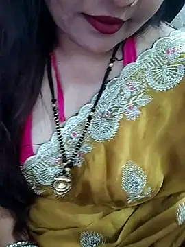 Snapshot of Mayuri77 chatting on 09/23/25, 06:44 Mayuri77 online show from 09/23/25, 06:44