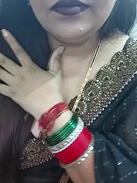 Snapshot of Mayuri77 chatting on 10/06/25, 07:17 Mayuri77 online show from 10/06/25, 07:17