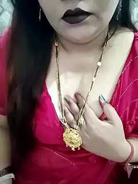 Snapshot of Mayuri77 chatting on 10/27/25, 06:39 Mayuri77 online show from 10/27/25, 06:39