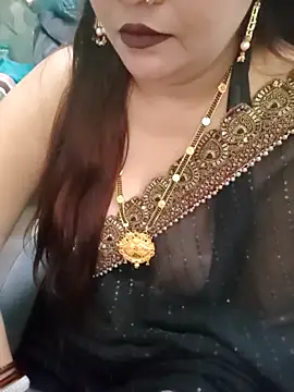 Snapshot of Mayuri77 chatting on 10/30/25, 04:58 Mayuri77 online show from 10/30/25, 04:58