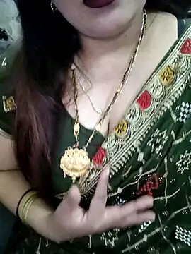 Snapshot of Mayuri77 chatting on 11/13/25, 06:45 Mayuri77 online show from 11/13/25, 06:45