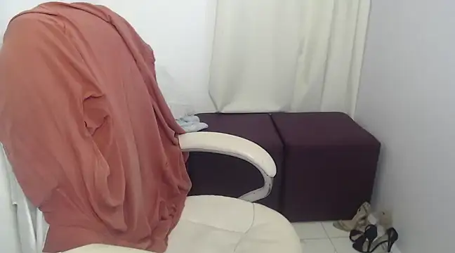 Xileny-Halliwey online show from 12/06/24, 12:23