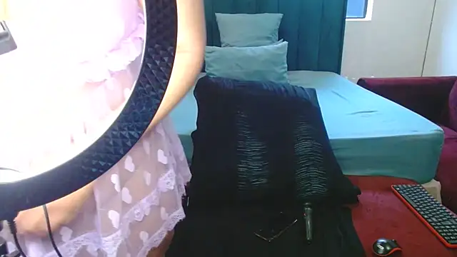 LolaTwerksXX online show from 06/21/26, 09:56