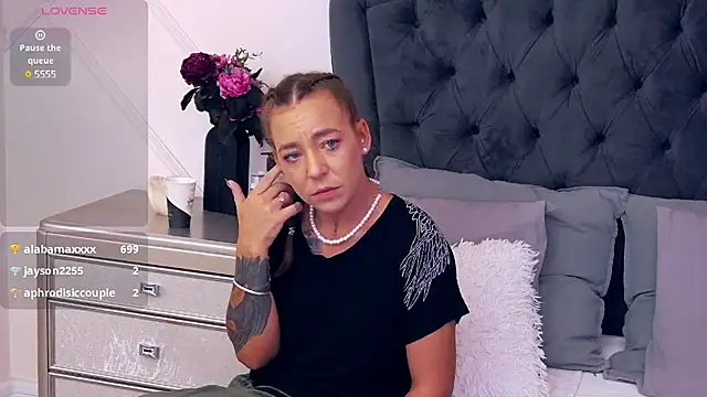 KatyNolan online show from 02/08/25, 09:13