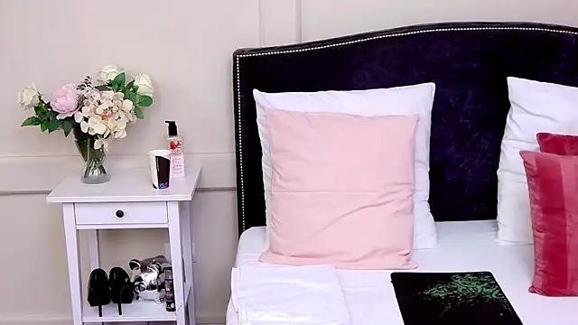 KatyNolan online show from 02/21/25, 03:12