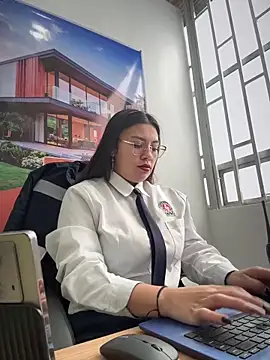 LIZ-06  online show from 10/29/25, 12:40