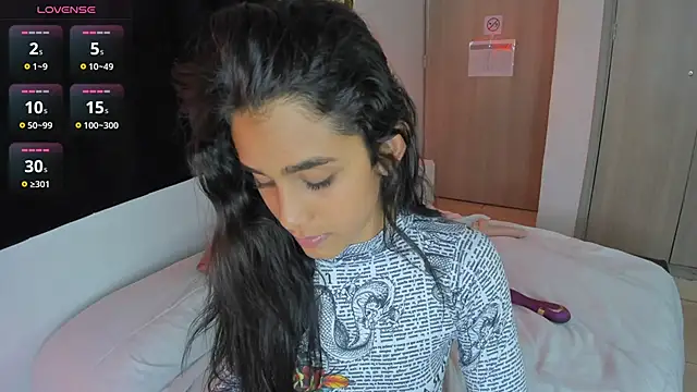 Snapshot of Ambeer_Rousess chatting on 03/19/25, 11:57 Ambeer Rousess online show from 03/19/25, 11:57