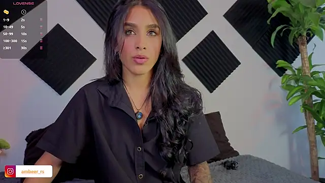 Snapshot of Ambeer_Rousess chatting on 10/22/25, 08:19 Ambeer Rousess online show from 10/22/25, 08:19