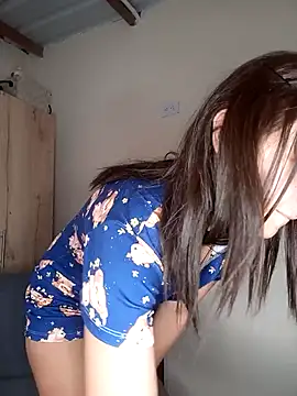 sofiaVelez01 online show from 12/28/24, 03:59