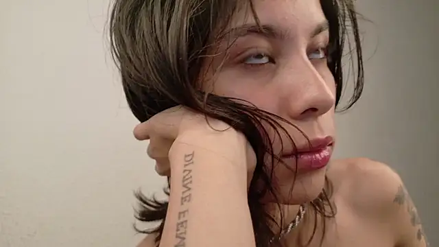 lia  Suummer online show from 07/06/26, 11:07