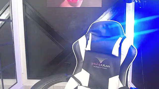 Snapshot of ashleylove_prg chatting on 01/18/25, 07:07 ashleylove prg online show from 01/18/25, 07:07