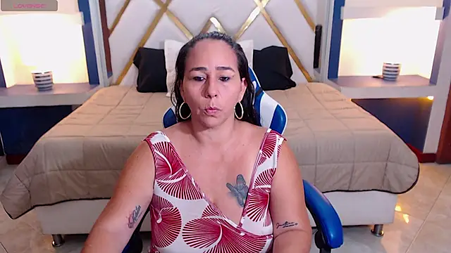 Snapshot of ashleylove_prg chatting on 11/29/25, 02:36 ashleylove prg online show from 11/29/25, 02:36