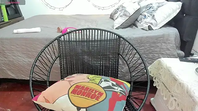 dirtyvalentina4u online show from 03/02/25, 11:31