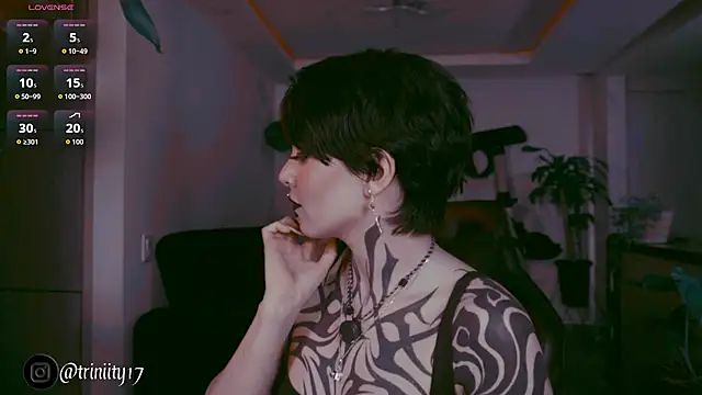 Snapshot of Trinity___s chatting on 12/19/25, 10:28 Trinity s online show from 12/19/25, 10:28