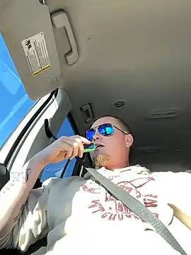 Snapshot of Badazzcouple chatting on 12/20/24, 06:35 Badazzcouple online show from 12/20/24, 06:35