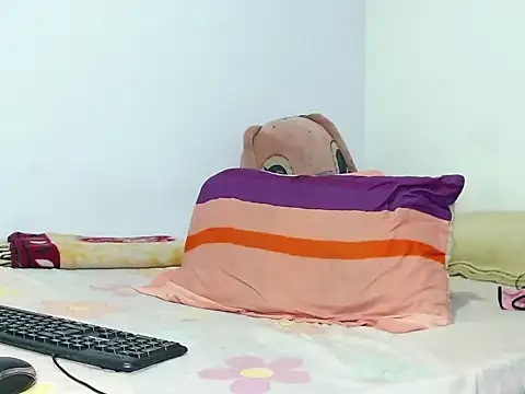 emily rousxxx online show from 10/10/25, 11:15