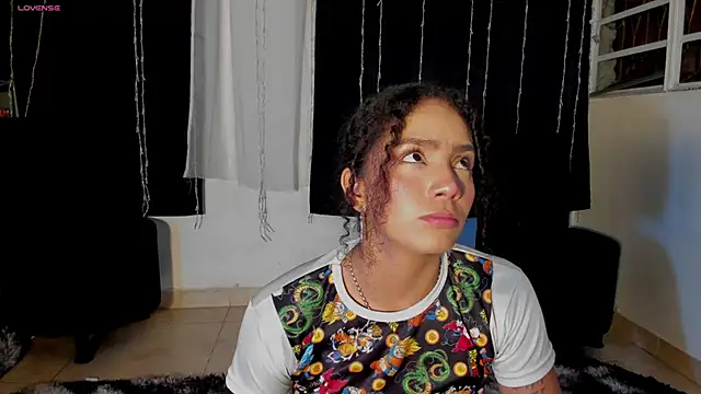 Snapshot of Dakota_M1 chatting on 10/02/25, 04:19 Dakota M1 online show from 10/02/25, 04:19