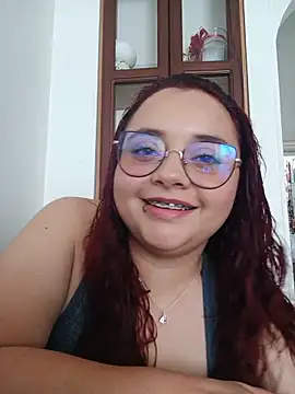 Snapshot of CURVY-HORNY chatting on 05/17/26, 07:43 CURVY-HORNY online show from 05/17/26, 07:43