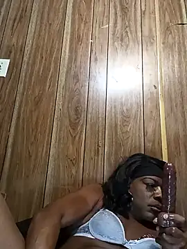 Snapshot of kobrashekyng chatting on 12/16/25, 11:10 kobrashekyng online show from 12/16/25, 11:10