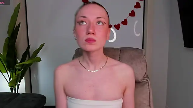 Snapshot of Maddy_Garcia chatting on 02/06/25, 12:54 Maddy Garcia online show from 02/06/25, 12:54