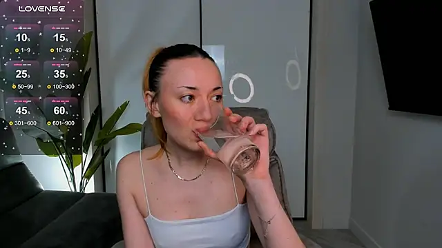 Snapshot of Maddy_Garcia chatting on 02/27/25, 12:43 Maddy Garcia online show from 02/27/25, 12:43