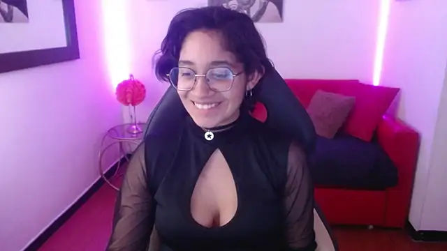 Snapshot of Lili_Gomez_ chatting on 02/03/25, 05:14 Lili Gomez online show from 02/03/25, 05:14