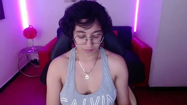 Snapshot of Lili_Gomez_ chatting on 02/05/25, 04:47 Lili Gomez online show from 02/05/25, 04:47