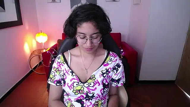 Snapshot of Lili_Gomez_ chatting on 02/15/25, 07:50 Lili Gomez online show from 02/15/25, 07:50