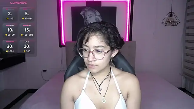 Snapshot of Lili_Gomez_ chatting on 09/25/25, 12:42 Lili Gomez online show from 09/25/25, 12:42