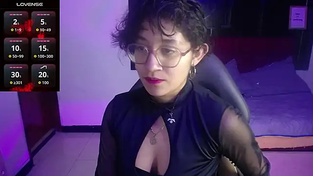 Snapshot of Lili_Gomez_ chatting on 10/12/25, 10:03 Lili Gomez online show from 10/12/25, 10:03