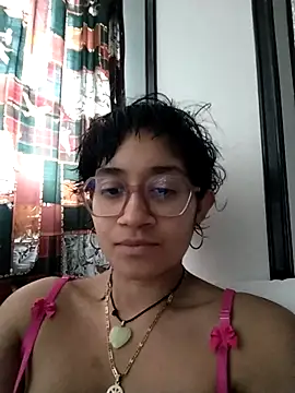 Lili Gomez  online show from 12/14/25, 07:18