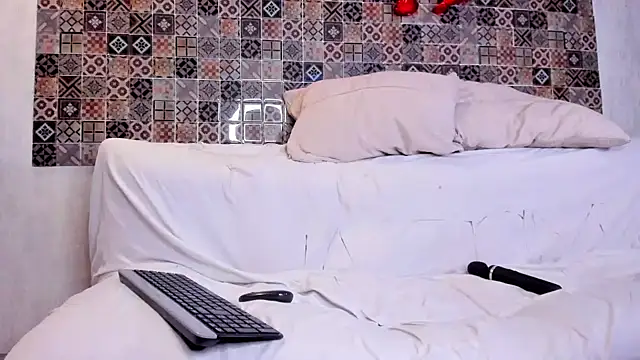 Pamela Johnsonn online show from 02/08/25, 10:40