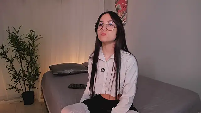 Snapshot of Lia_Sweett_ chatting on 06/11/26, 04:27 Lia Sweett online show from 06/11/26, 04:27