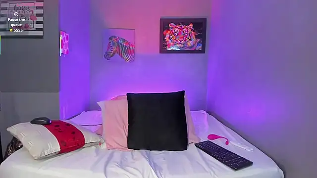 PammelaRoss1 online show from 09/23/25, 05:16