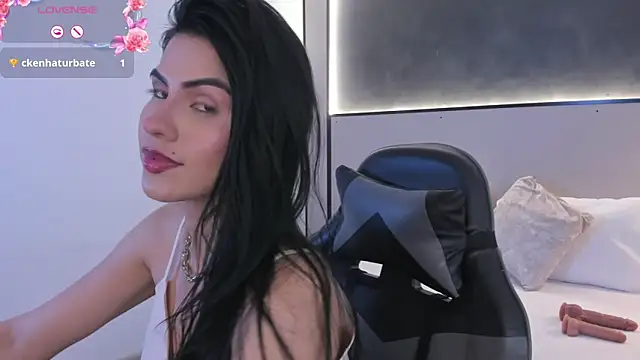 stephanya  online show from 04/17/26, 09:29