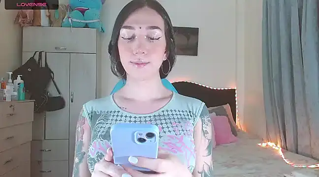 karla zambrano online show from 03/19/25, 04:02