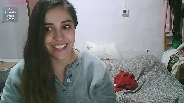 Snapshot of Ursumi1 chatting on 01/25/25, 07:28 Ursumi1 online show from 01/25/25, 07:28