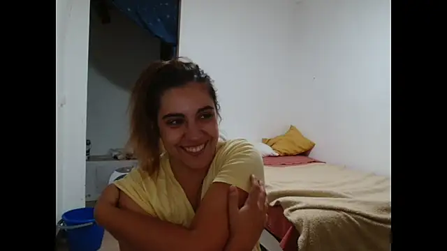 Snapshot of Ursumi1 chatting on 09/22/25, 09:28 Ursumi1 online show from 09/22/25, 09:28