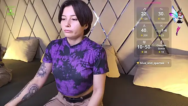 Ishtar Divine online show from 10/15/25, 04:23