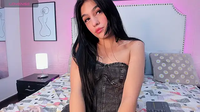 aggy castel online show from 11/28/25, 01:58