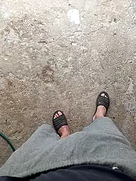 Snapshot of paubabando_ chatting on 11/22/25, 12:15 paubabando online show from 11/22/25, 12:15