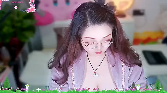 Weiwei5200 online show from 12/21/25, 10:33