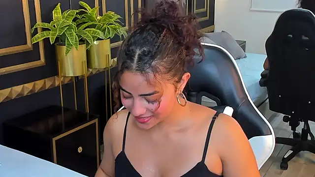 yaya23x online show from 02/19/25, 07:38