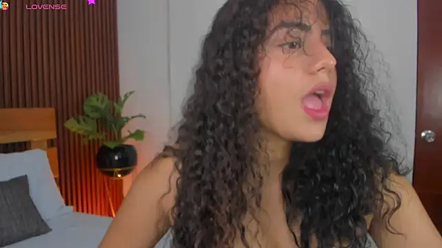 Snapshot of yaya23x chatting on 10/17/25, 02:30 yaya23x online show from 10/17/25, 02:30