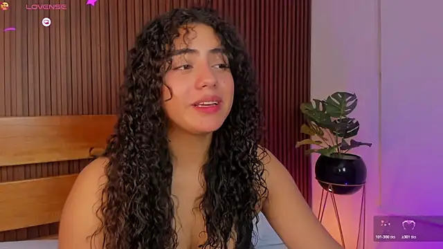 Snapshot of yaya23x chatting on 11/05/25, 02:06 yaya23x online show from 11/05/25, 02:06